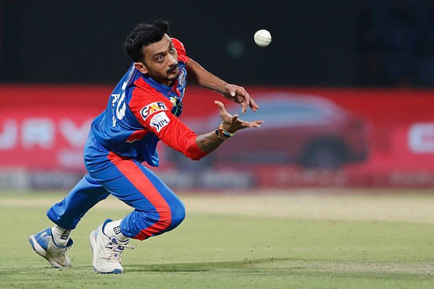 DELHI, INDIA - APRIL 29: Axar Patel of Delhi Capitals drop a catch of Angkrish Raghuvanshi of Kolkata Knight Riders during the 2025 IPL match 